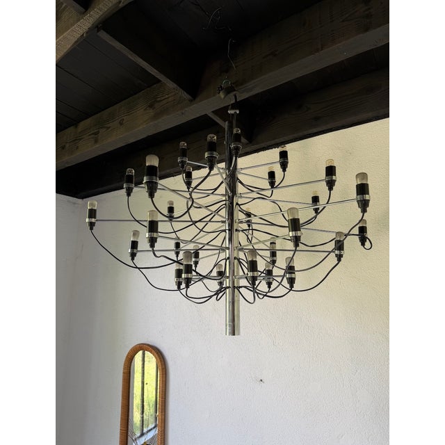 Model 2097 30-Light Chandelier by Gino Sarfatti for Arteluce, 1960s For Sale - Image 17 of 18