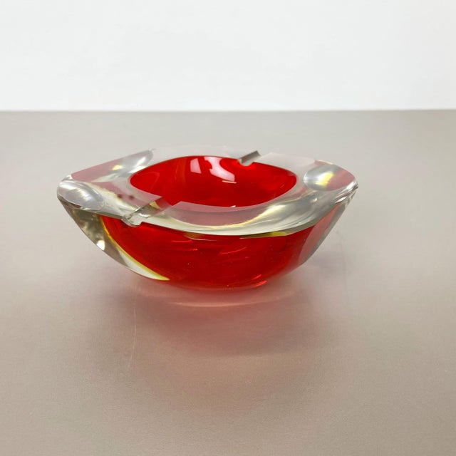 Article: Murano glass bowl, ashtray element Origin: Murano, Italy Decade: 1970s This original vintage glass bowl element,...