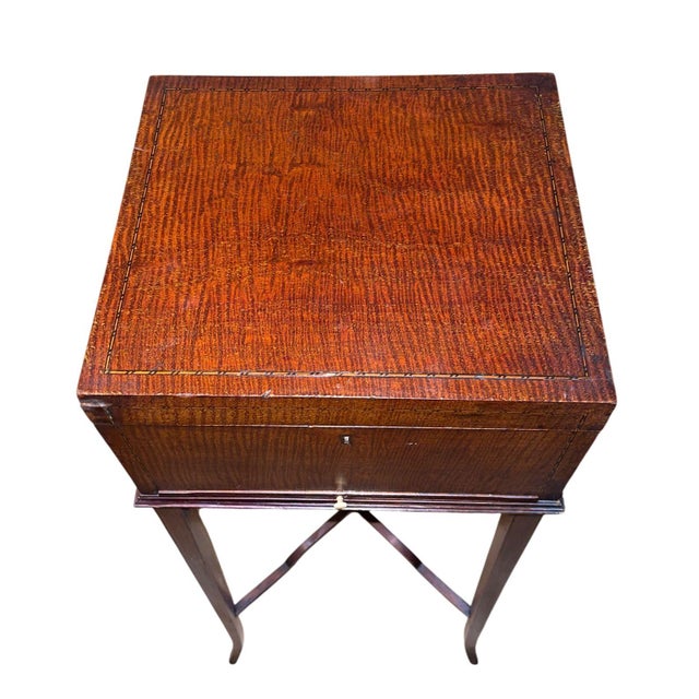 Petite 19th Century French Vanity Table With Mirror For Sale In Los Angeles - Image 6 of 8