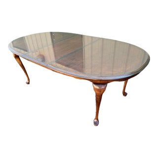 Broyhill Queen Anne Banded Cherry Extension Dining Table For Sale