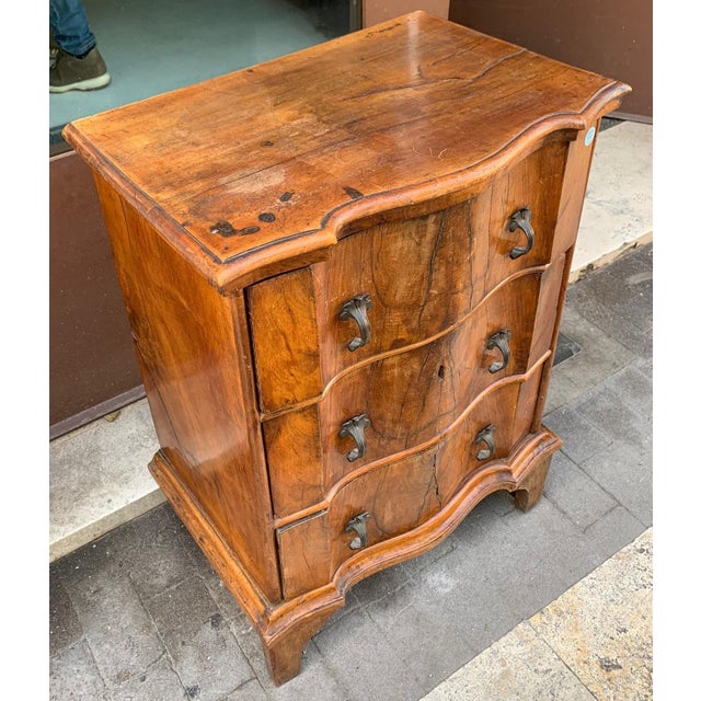 Venetian Chest of Drawers in Walnut and Walnut Burl For Sale - Image 3 of 6