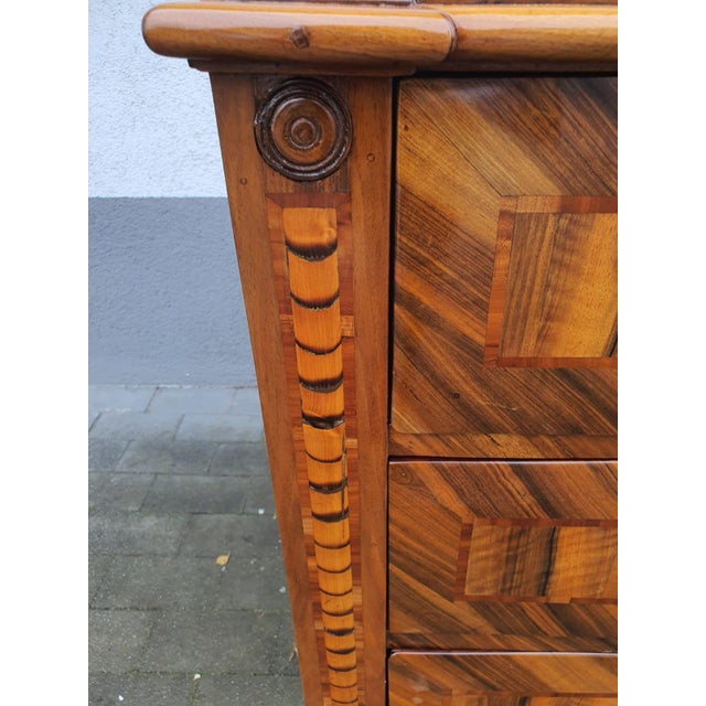 Louis XVI Commode in Inlaid Walnut, 1790 For Sale - Image 4 of 5