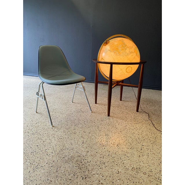 Mid-Century Modern 20" Illuminated Floor Standing Globe "Heirloom by Replogle For Sale - Image 3 of 13