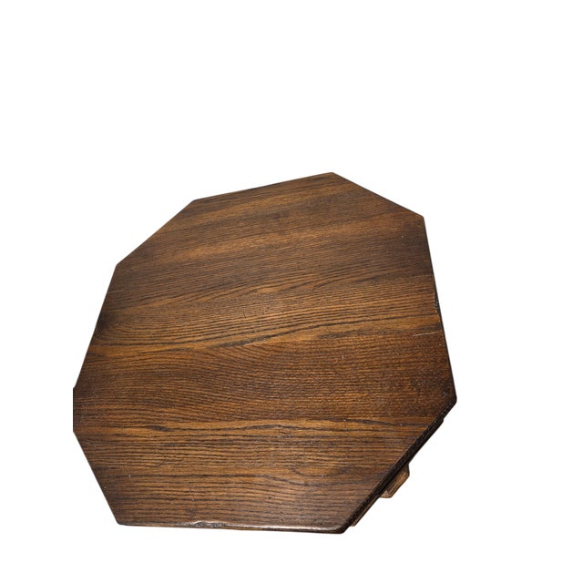 1980s Ethan Allan Charter Oak Jacobean End Side Table Octagon Rent Table Style For Sale In Philadelphia - Image 6 of 16