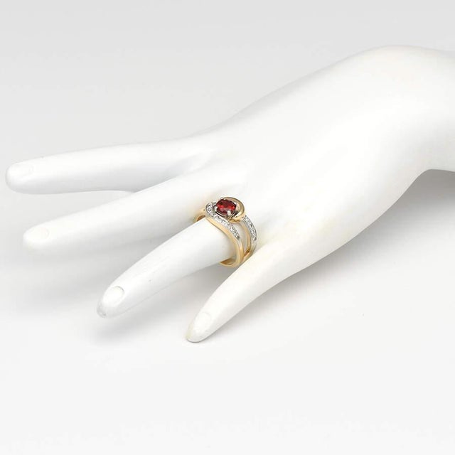 2010s 14KYW Pyrope Garnet(1.0) & DiamondA(0.12) Bypass Ring, size 7 For Sale - Image 5 of 5