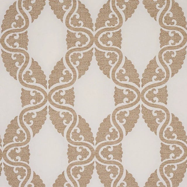 Sample - Schumacher Siljan Fabric in Ivory For Sale