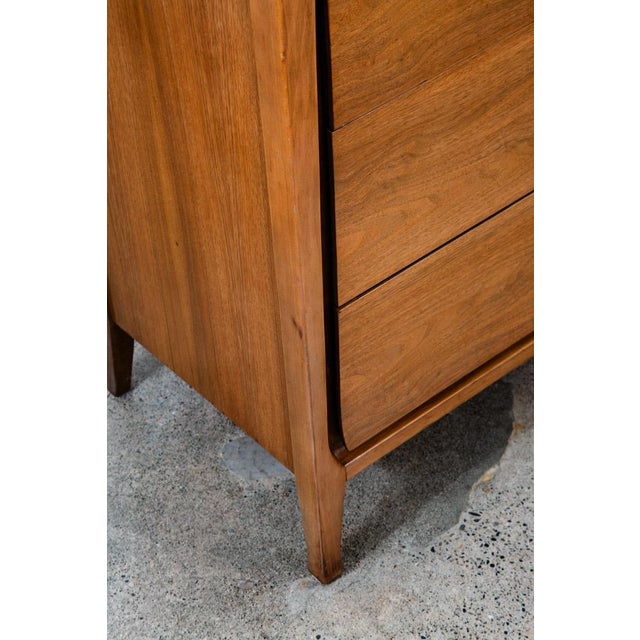 1960s Mid Century Modern Highboy Dresser American Walnut 4 Drawer Denmark MCM Vintage For Sale - Image 5 of 12