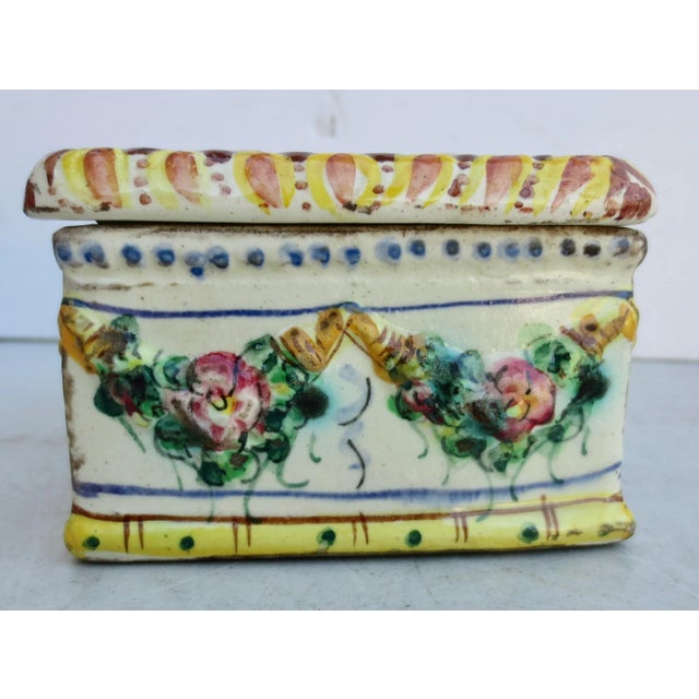 Italian Faience Vanity Box Circa 1940s For Sale In New York - Image 6 of 8
