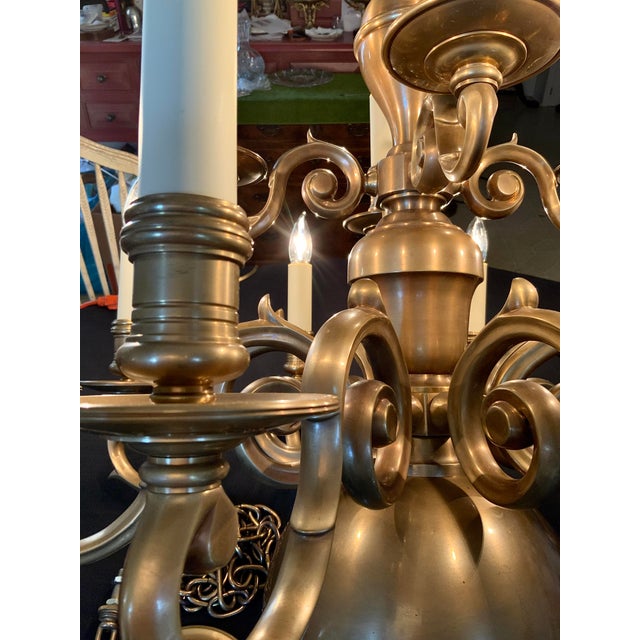 1990s Large Chapman Georgian Antique Brass 12 Arm Chandelier For Sale In New York - Image 6 of 11