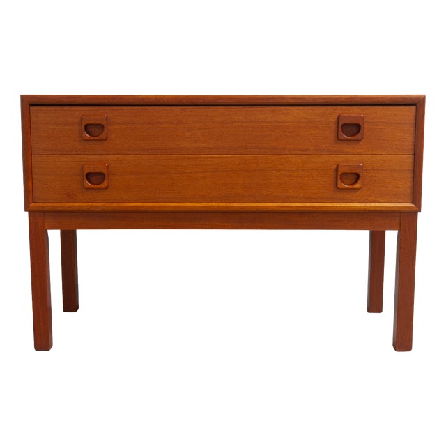 Mid-Century Modern Danish Teak Dresser, 1960s For Sale