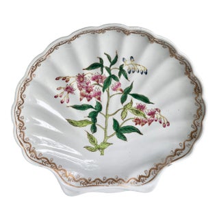 Vintage Wong Lee Decorative Chinoiserie Scalloped Shell Bowl, Plate Styled After Royal Copenhagen’s ‘Flora Danica' For Sale