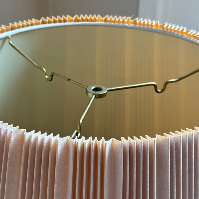 Stiffel Mid-20th Century Gathered Knife Pleated Stiffel Lamp Shade For Sale - Image 4 of 12