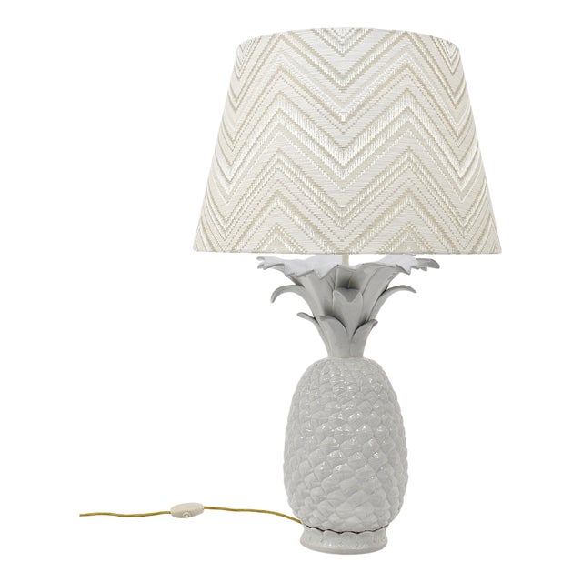Hollywood Regency White Pineapple Table Lamp from Tommaso Barbi, Italy, 1970s For Sale