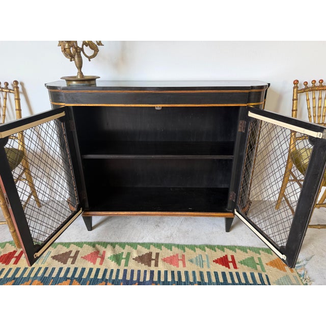 1930s Hollywood Regency Ebonized & Giltwood Wire-Mesh Door Cabinet For Sale - Image 4 of 12