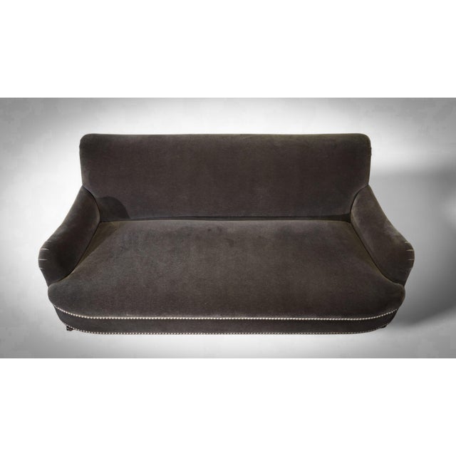 Up for grabs here is a brilliant george smith jules large 2 seater sofa with fixed seat in charcoal mohair. excellent...