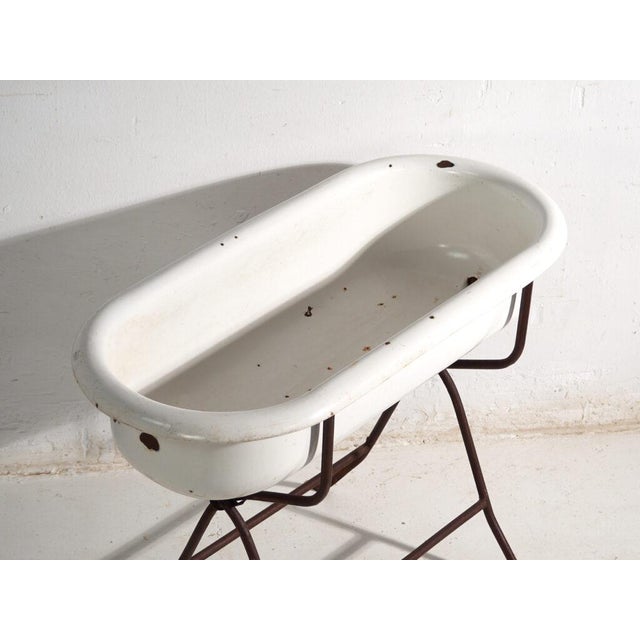 Bathtub in Enamelled Iron, Central Europe, 1950 For Sale - Image 4 of 14