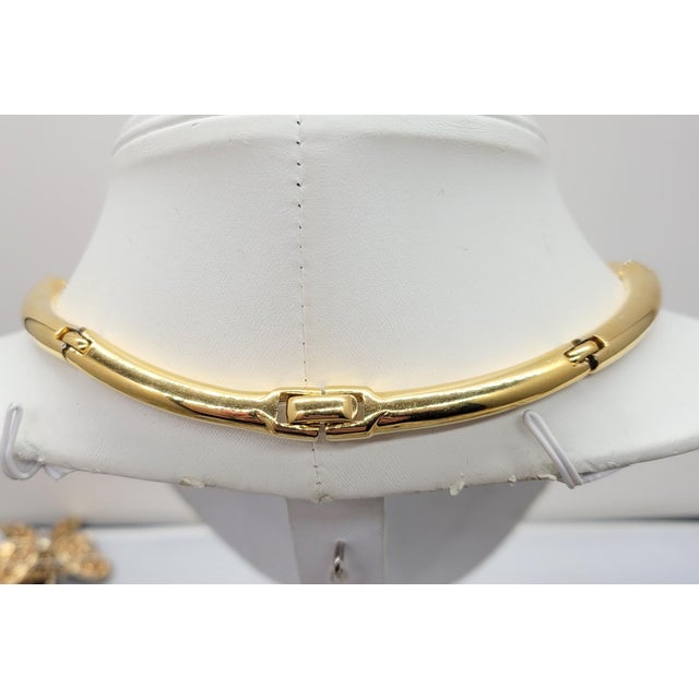 Mid-Century Modern Vintage Signed Crown Trifari Goldtone Pavé Clear Rhinestone Collar Necklace For Sale - Image 3 of 10