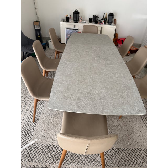 BoConcept Alicante table with supplementary tabletop Size: H29½xW39½xL72¼/103¾" Tabletop: Tabletop: light gray stone...