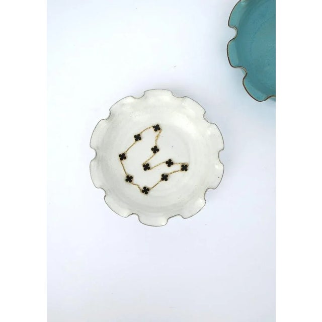 Late 20th Century White Pottery Bowl with Ruffled Edge For Sale - Image 5 of 13