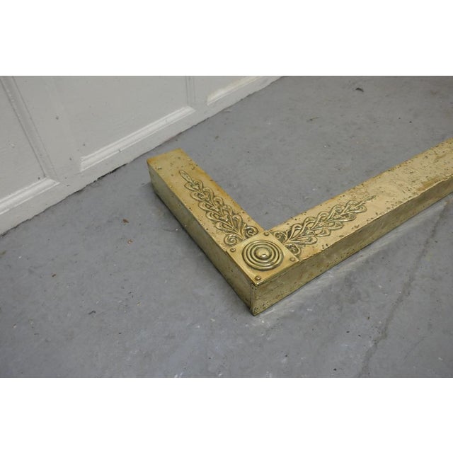 Large Arts and Crafts Brass Fender, 1880s For Sale - Image 3 of 6