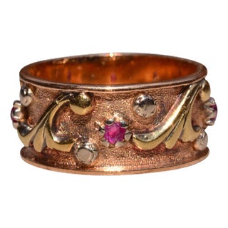 The Mueller: Ladies Retro 14K Tricolor Wide Band set with Rubies For Sale
