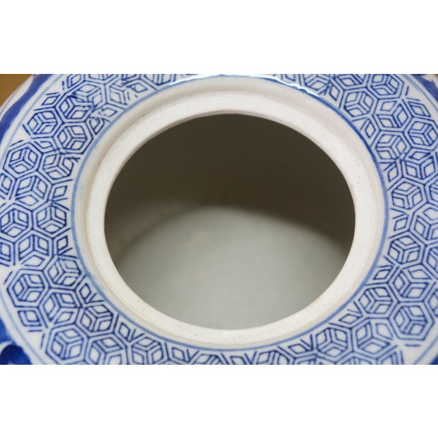 Chinese Chinoiserie Blue & White Porcelain Morning Glory Lidded Jar Urn For Sale - Image 4 of 14