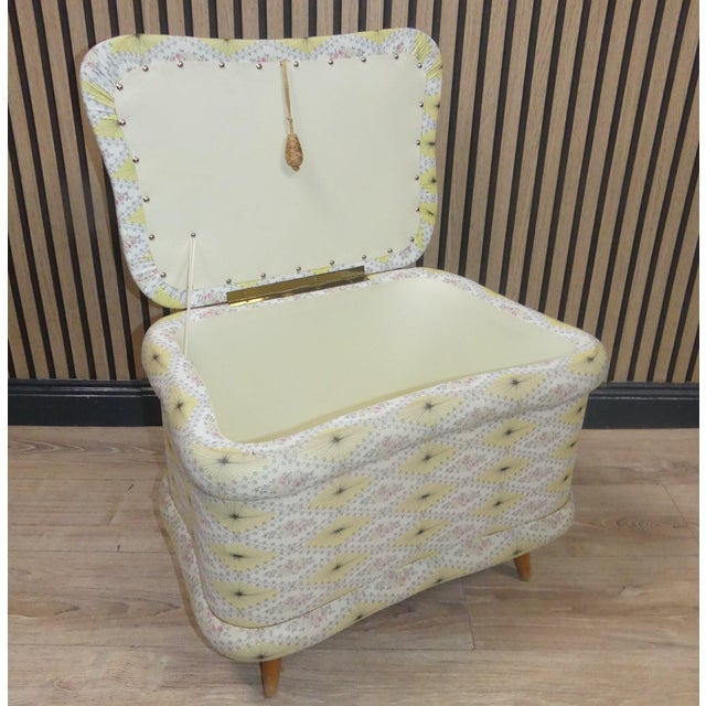 Wood Laundry Chest in Pastel Yellow, 1950s For Sale - Image 7 of 14