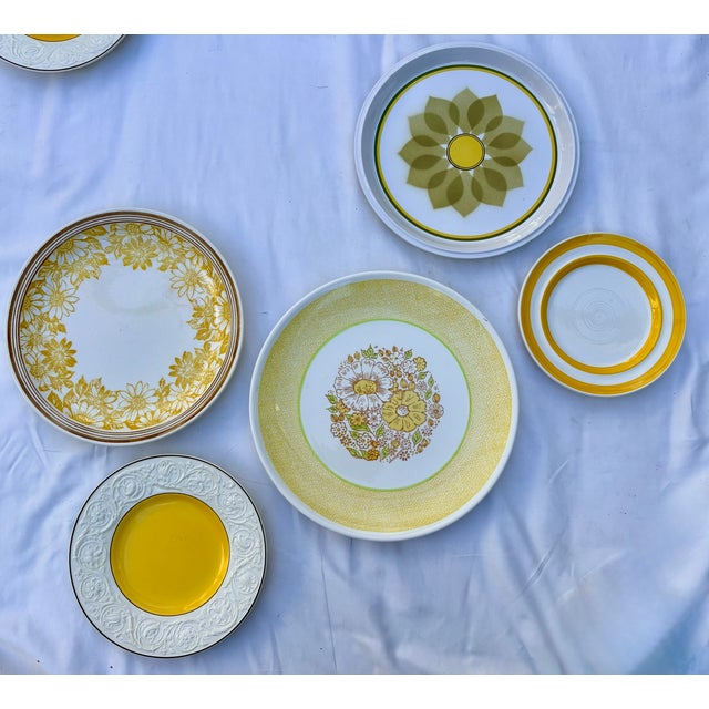 1960s 1968 Yellow Floral Ironstone Platter by Taylor, Smith, and Taylor For Sale - Image 5 of 5