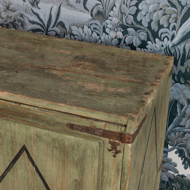 18th Century Italian Buffet With Iron Details in Original Green Paint For Sale - Image 11 of 18