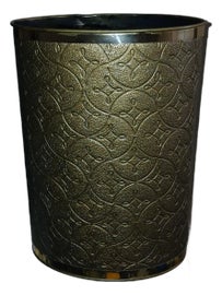Example of Wastebaskets and Trashcans in Naples, FL