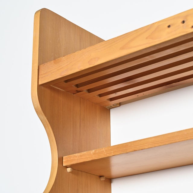 Pine Wall Shelf attributed to Charlotte Perriand for Les Arcs, 1800 For Sale - Image 8 of 14