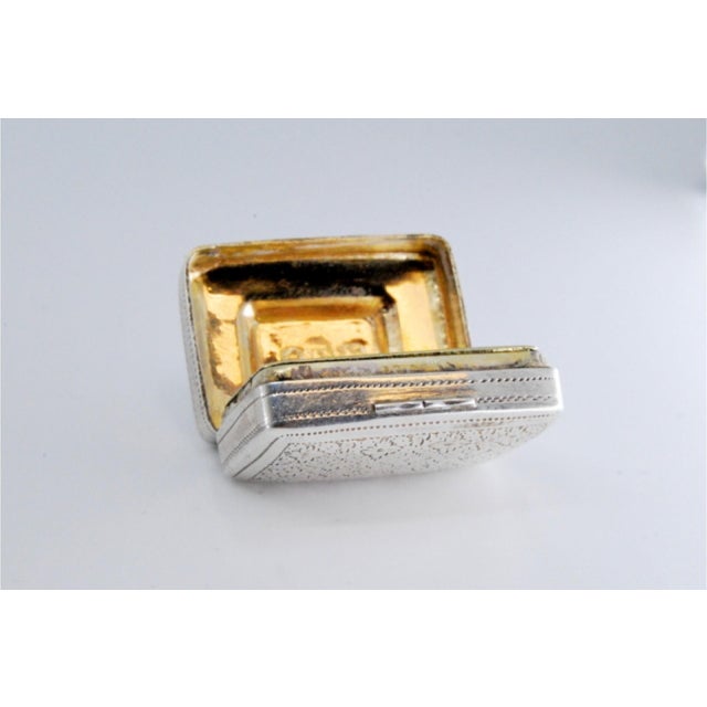 Silver George IV Silver and Gold Vinaigrette Box with Engraving For Sale - Image 8 of 11