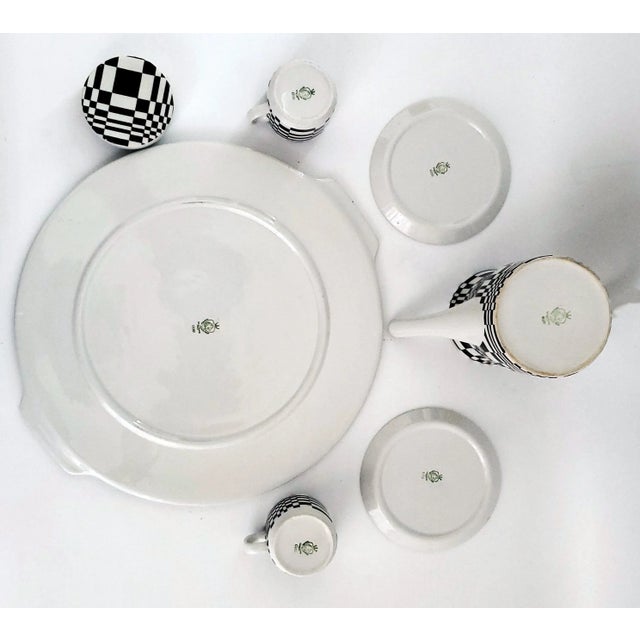 Ceramica Franco Pozzi 1960s Op Art Espresso Coffee Set Demitasse Pitcher Cups Saucers Tray For Sale - Image 4 of 12