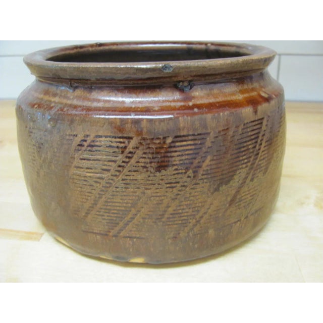 Warren MacKenzie Mid 20th Century Warren McKenzie Studio Pottery Bowl Shino Glaze Exterior Design For Sale - Image 4 of 8