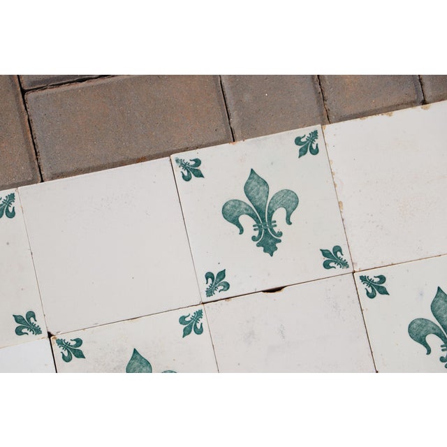 1900s Portuguese Fleur-De-Lis & White Large Antique Tiles Set of Twenty For Sale - Image 10 of 18