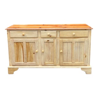 Vintage Ethan Allen Rustic Pine Farmhouse Buffet Sideboard For Sale
