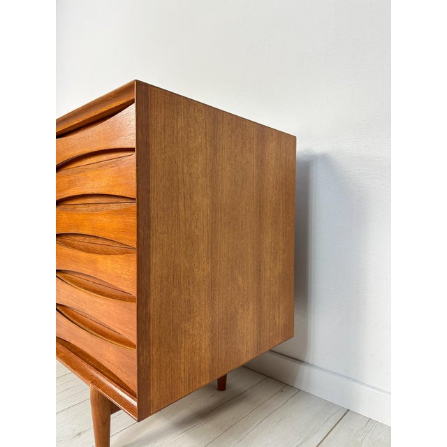 1960s Vintage Mid-Century Danish Teak OS29 Sideboard by Arne Vodder for Sibast, 1960s For Sale - Image 5 of 16