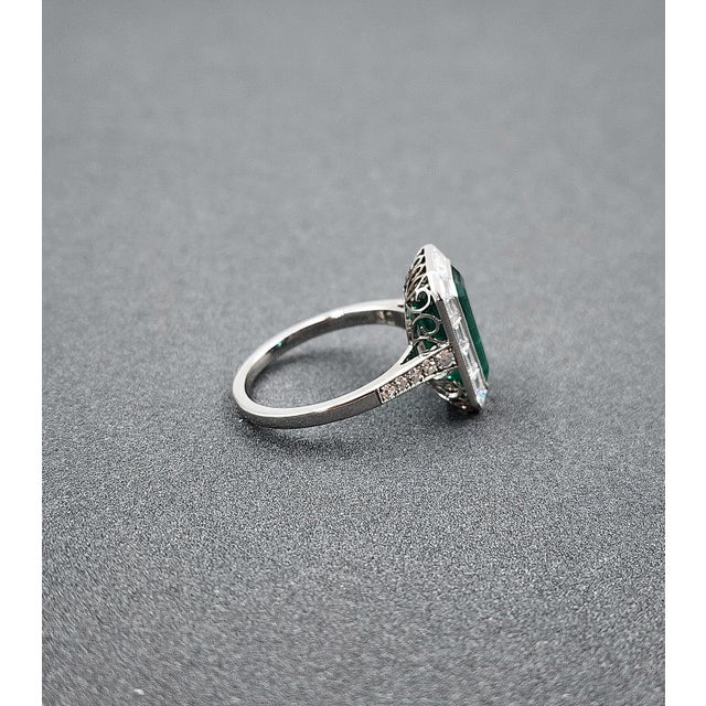3.42 Ct Natural Zambian Emerald & Diamond Ring Size 6.5 For Sale In Chicago - Image 6 of 9