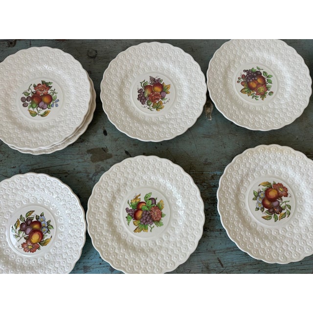 1950s Copeland Spode England Alden Daisy-Embossed Earthenware Lunch Plates- Set of 20 For Sale - Image 6 of 12
