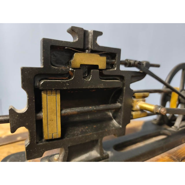 Industrial Demonstration Device of Steam Engine in Cast Iron, Early 20th Century For Sale - Image 3 of 15