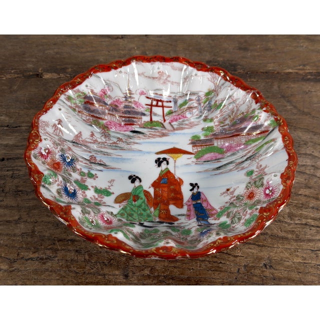 Vintage Japanese Geisha Porcelain Bowl With Temple Landscape Scene For Sale In Providence - Image 6 of 8