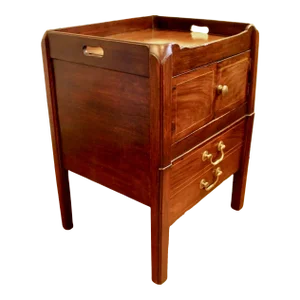 George III Pot Cupboard Side Table Fitted With a Cabinet- 18th Century