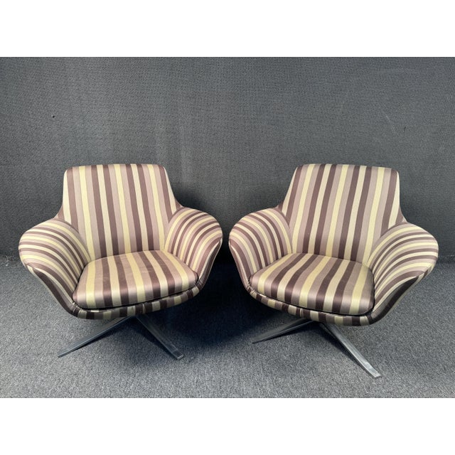 Mid-Century Modern Pair of Coalesse "Bob" Chairs by Brayton International For Sale - Image 3 of 12