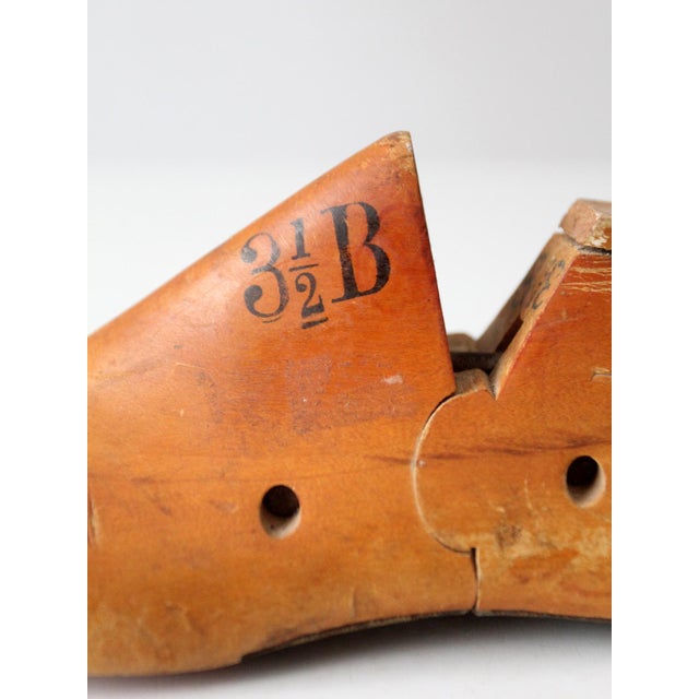 Brown Vintage 1930s Wooden Shoe Last Form United Shoe Machinery For Sale - Image 8 of 12