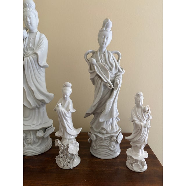 Mid 20th Century Collection of Seven Blanc De Chine Quan Yin Figures, a Study in Quiet Form For Sale - Image 5 of 10