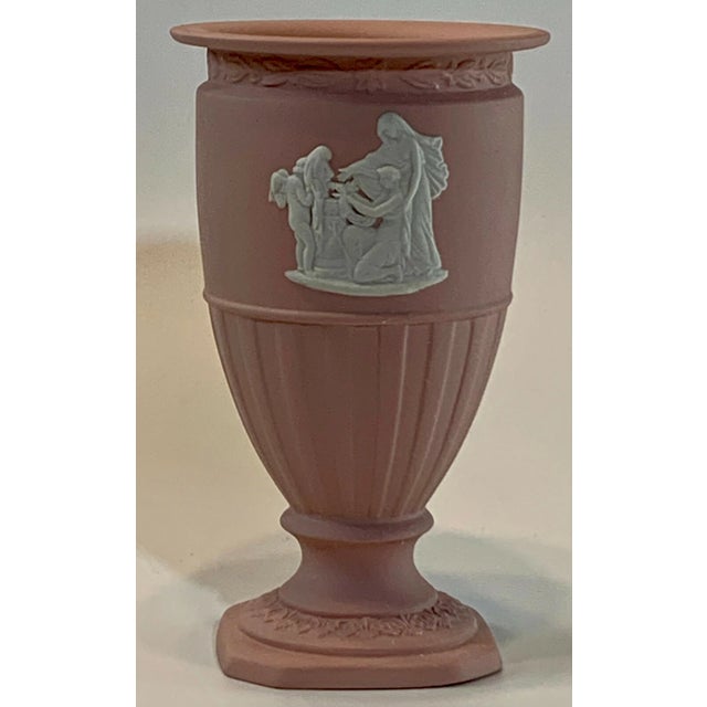1990s Vintage Wedgwood Pink Urn Vase HTF Jasperware Octagonal Base For Sale - Image 5 of 5