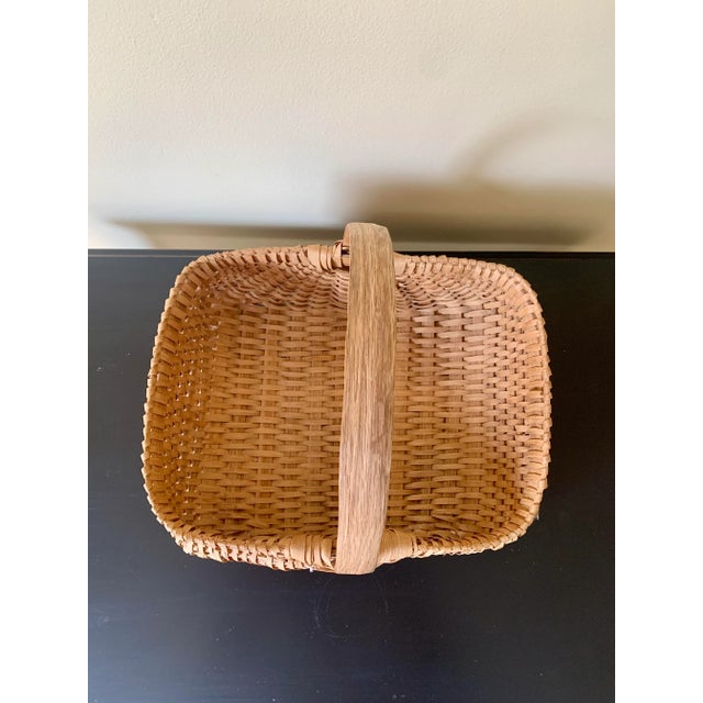 Brown Early 20th Century American Splint Oak Gathering Basket For Sale - Image 8 of 9