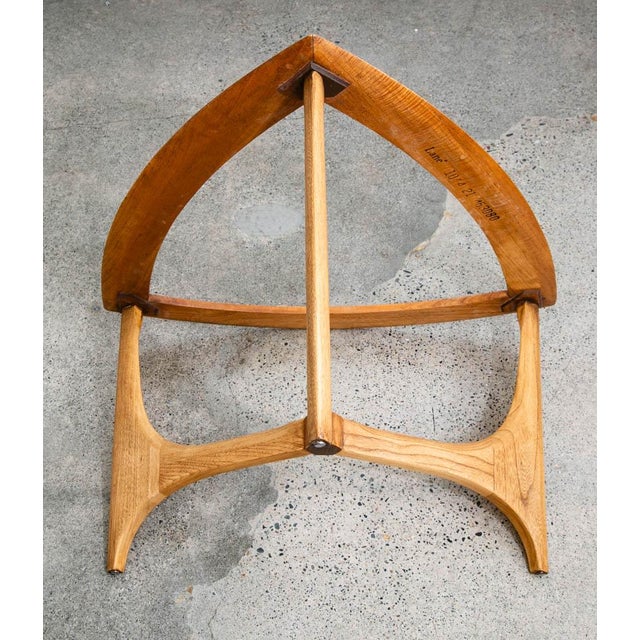 1960s Mid Century Modern Cocktail Table Set Side End Round Glass Triangular Lane Pair For Sale - Image 9 of 11