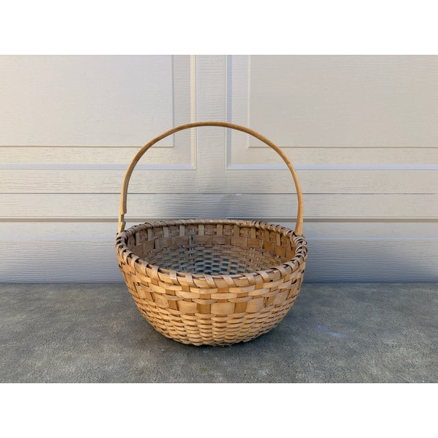 Early 20th Century Splint Oak Egg Gathering Basket With Green Woven Detail For Sale - Image 9 of 11