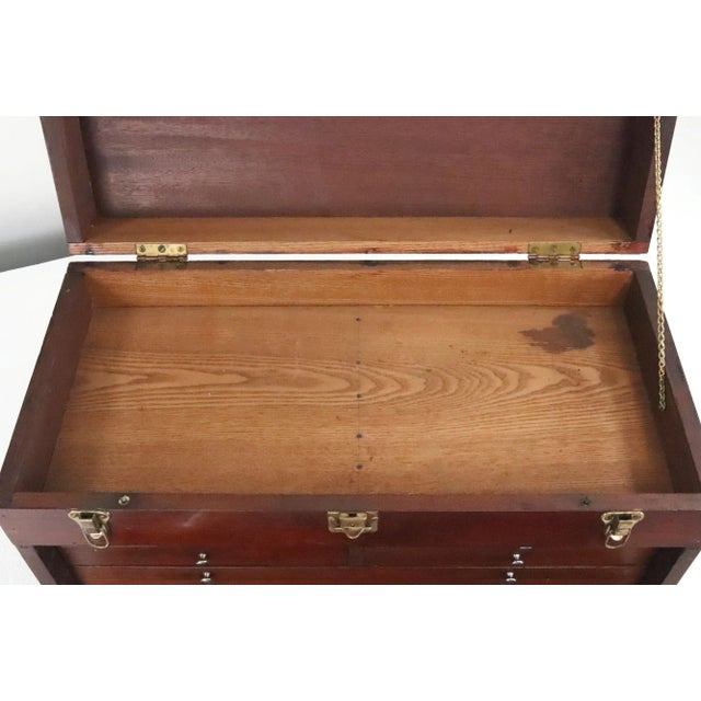 Mid 20th Century Antique Mahogany Tool Chest With Key & Self Locking Front For Sale - Image 5 of 15